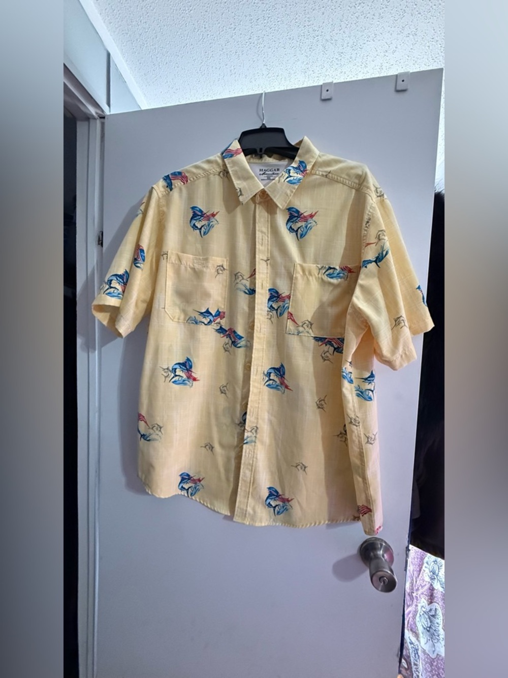 Haggar Yellow Short-Sleeve Button-Down Shirt with Blue & Red Fish Print